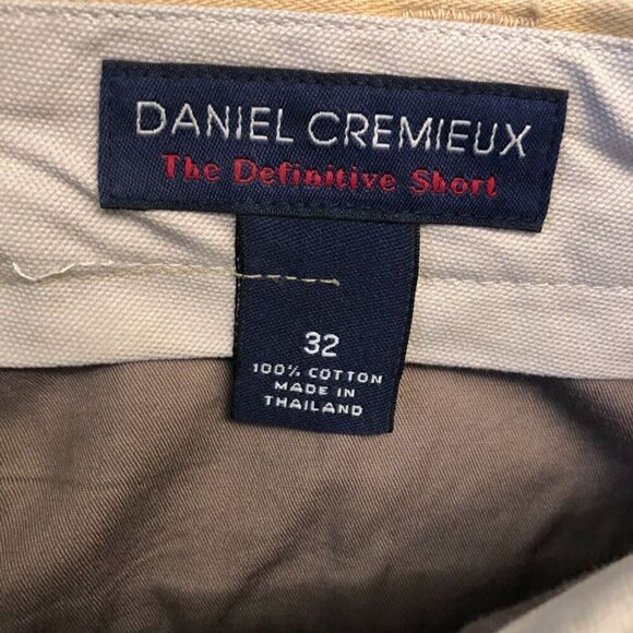 Daniel Cremieux Men's Tan Bermuda Golf Shorts Pleated Front Casual Size 32 - Picture 4 of 7